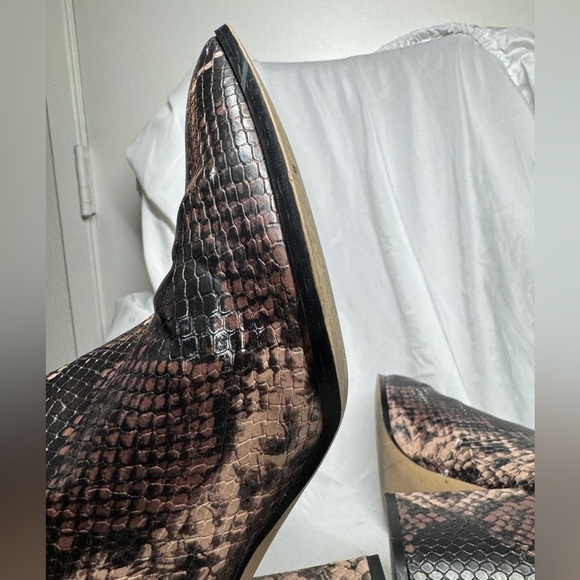 Steve Madden Jillian Mocha Multi Heeled Reptile Snake Print Brown Bootie Size 7 - Picture 7 of 13